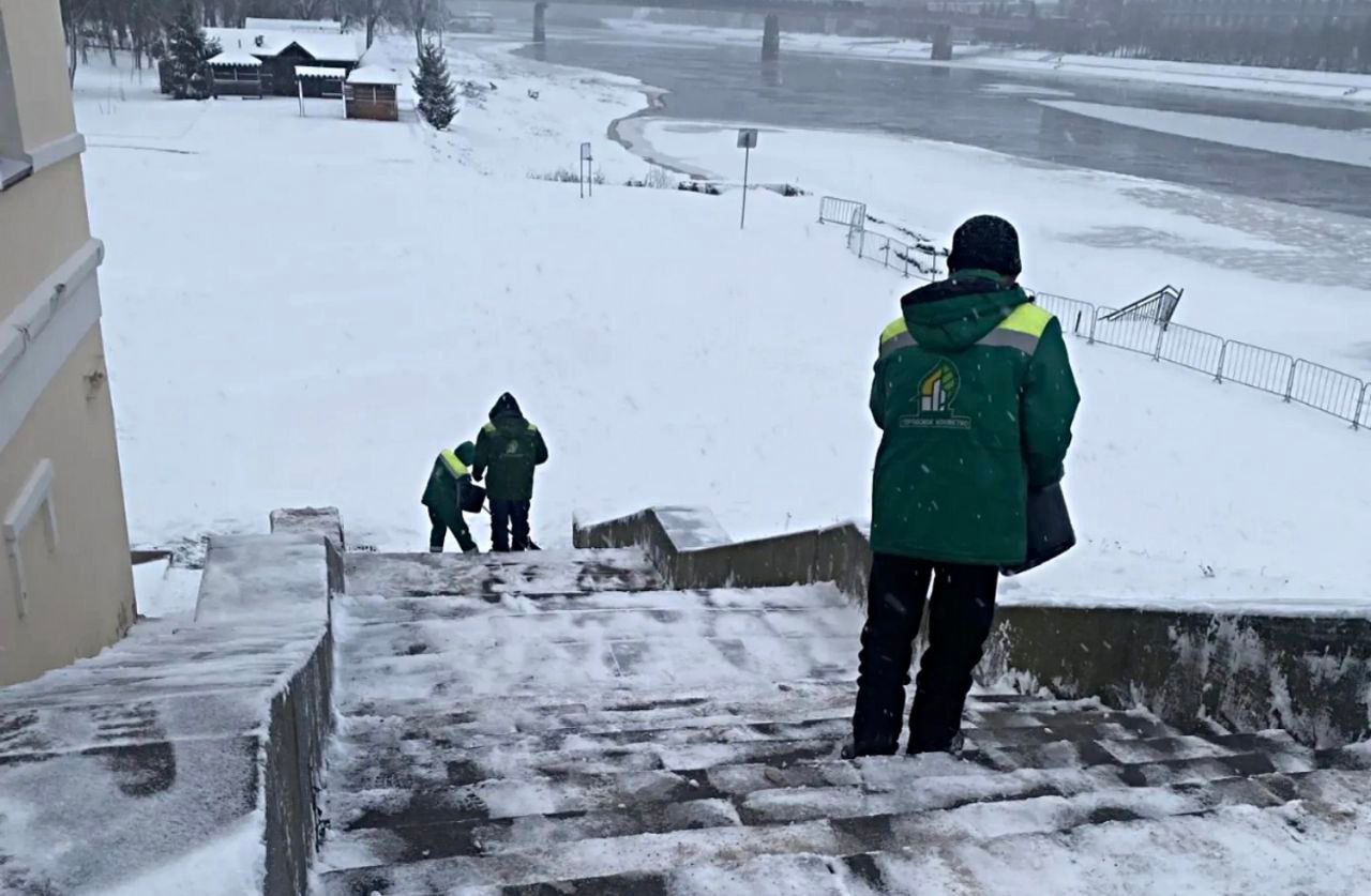 Александр Розбаум: Уважаемые Новгородцы!. Работы по уборке города ведутся в круглосуточном режиме Александр Розбаум: Уважаемые Новгородцы!. Работы по уборке города ведутся в круглосуточном режиме