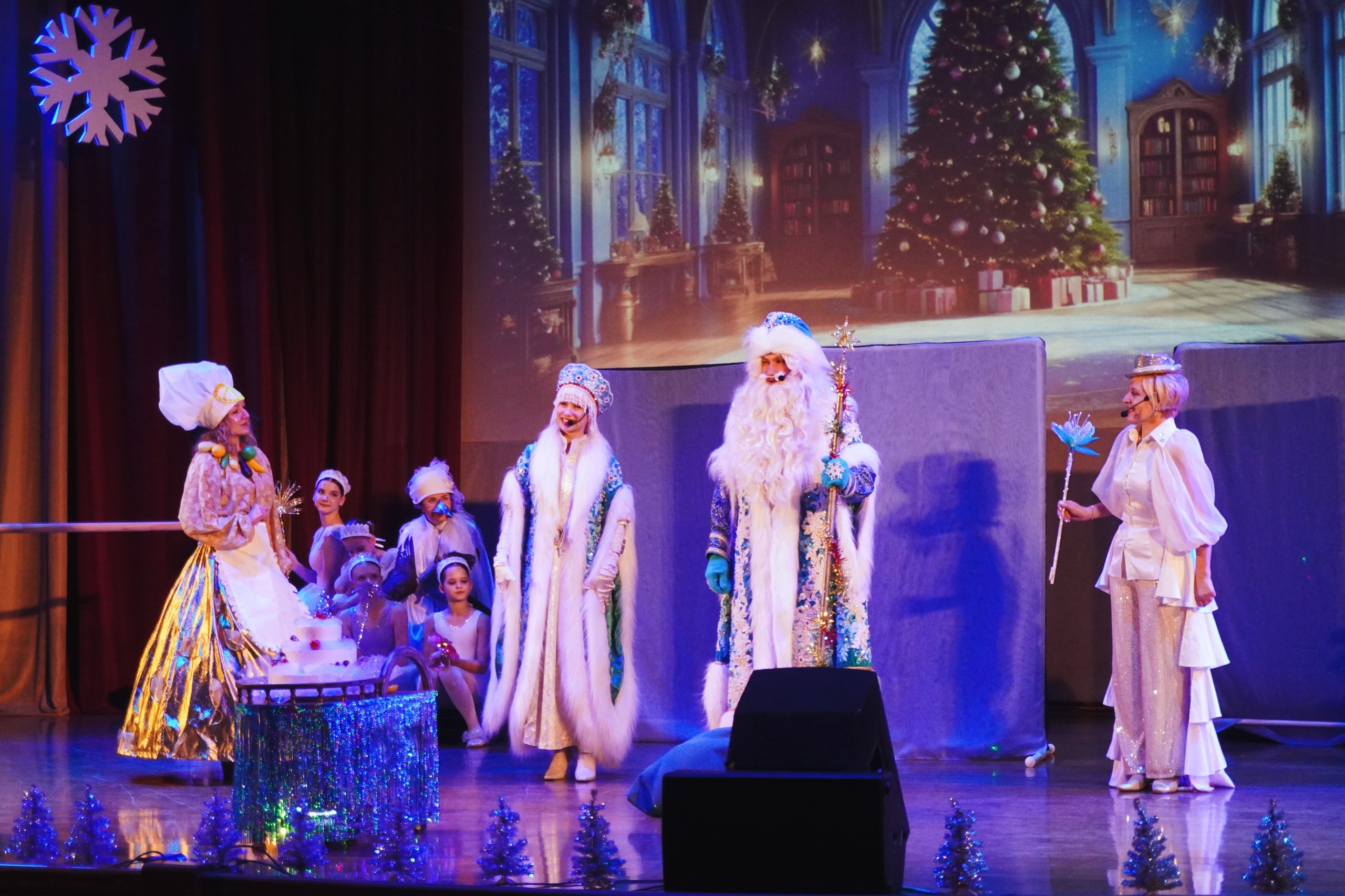 В КЦ «Диалог» прошёл новогодний праздник «Ёлка мэра» В КЦ «Диалог» прошёл новогодний праздник «Ёлка мэра»