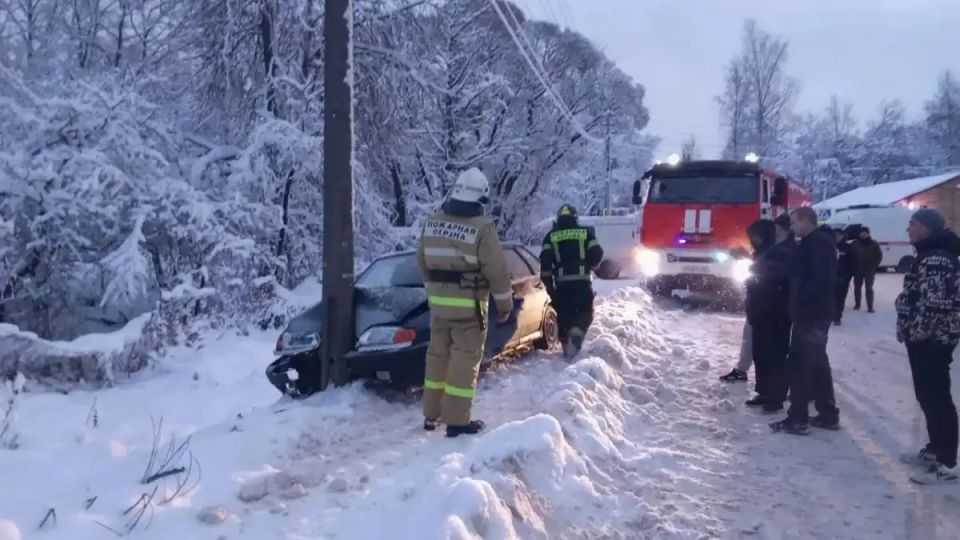 В Малой Вишере автоугонщик попал в аварию