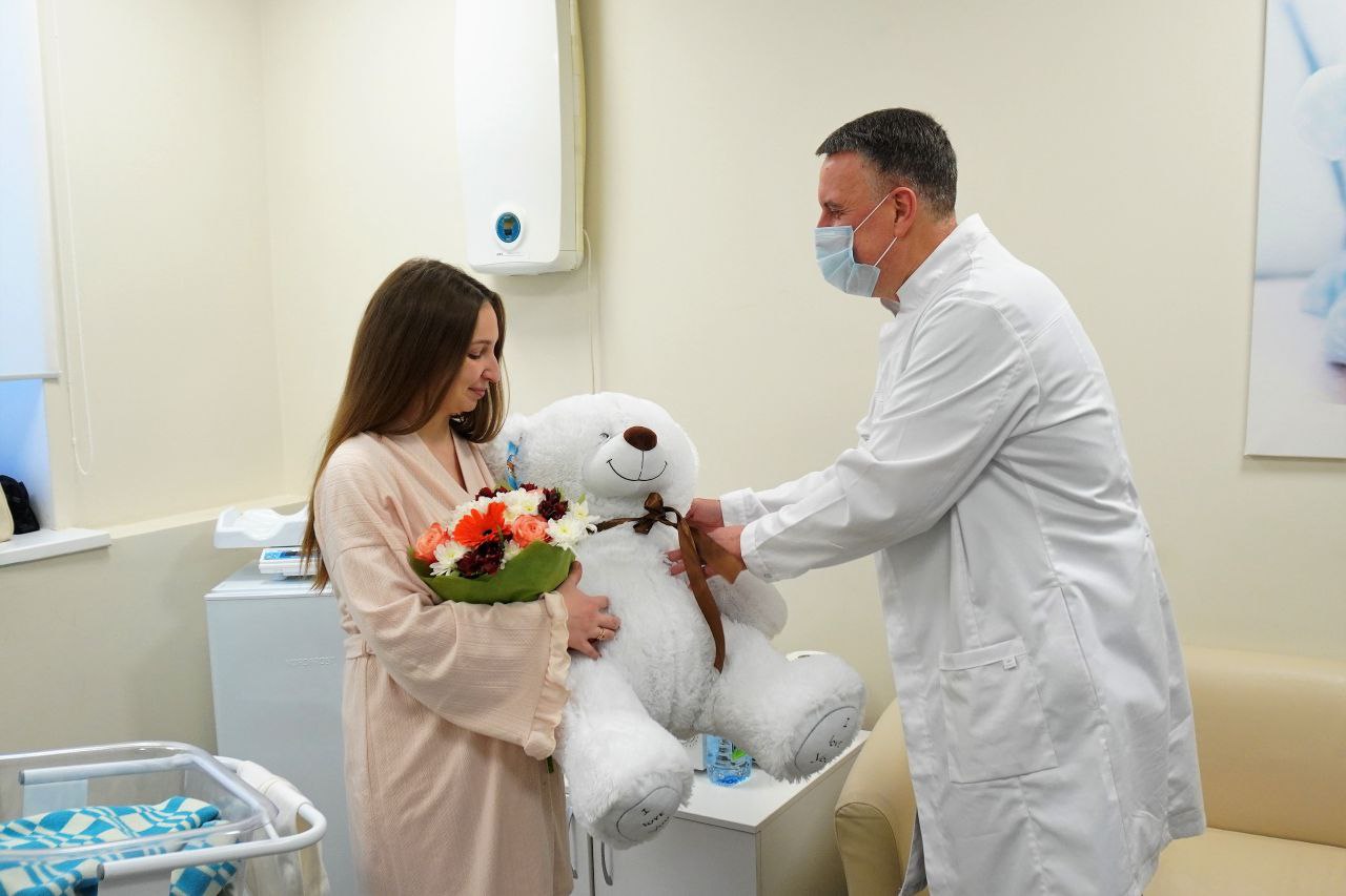 Александр Розбаум: Первой в Новом 2026 году в Великом Новгороде родилась девочка Валерия