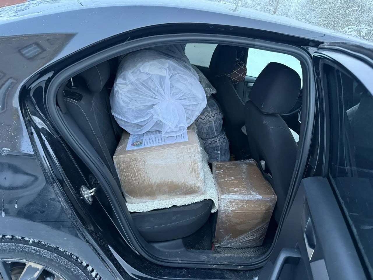 Из Малой Вишеры отправили гуманитарную помощь родственникам одного из бойцов СВО Из Малой Вишеры отправили гуманитарную помощь родственникам одного из бойцов СВО