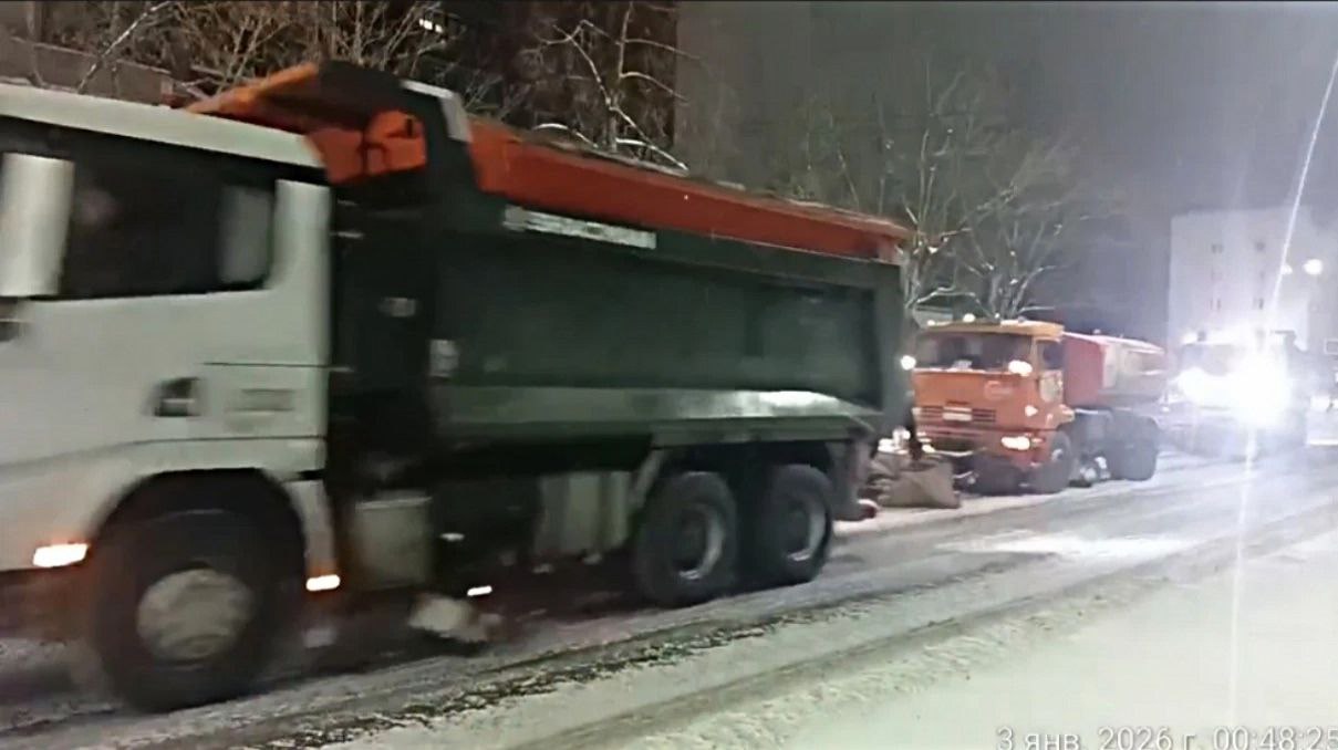 Александр Розбаум: Доброе утро Новгородцы!. Специалисты МКУ "Городское хозяйство", подрядной организации "Солид" и МАУ "Парки Великого Новгорода" в ночное время продолжали работы по уборке города от снега Александр Розбаум: Доброе утро Новгородцы!. Специалисты МКУ "Городское хозяйство", подрядной организации "Солид" и МАУ "Парки Великого Новгорода" в ночное время продолжали работы по уборке города от снега