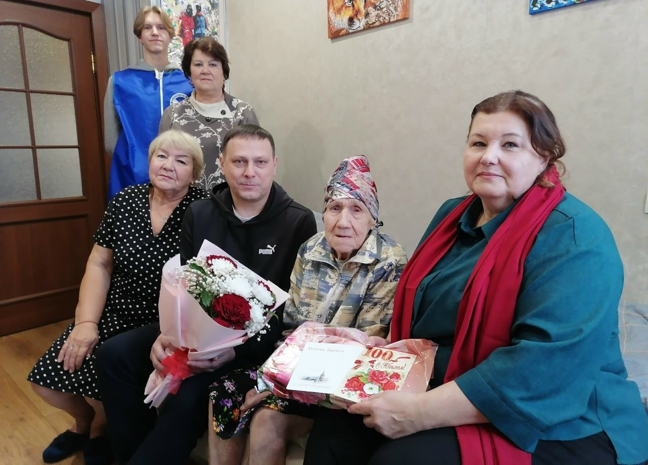 Жительница Чудовского округа Анастасия Муравьёва отпраздновала столетие Жительница Чудовского округа Анастасия Муравьёва отпраздновала столетие