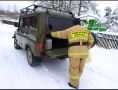 Пожарные ПЧ-45 службы МЧС привезли топливо жителям деревни Люболяды в Батецком округе
