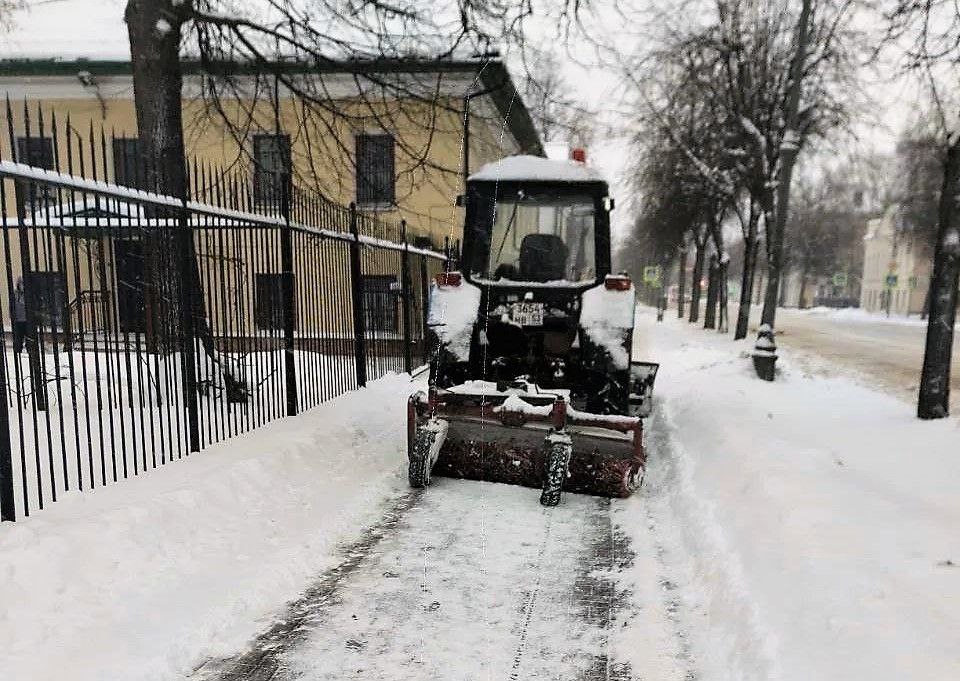 Александр Розбаум: Уважаемые Новгородцы!. Снегопад продолжается МКУ «Городское хозяйство», МАУ «Парки Великого Новгорода» и подрядная организация «Солид» в круглосуточном режиме ведут работы по уборке города С утра проехал... Александр Розбаум: Уважаемые Новгородцы!. Снегопад продолжается МКУ «Городское хозяйство», МАУ «Парки Великого Новгорода» и подрядная организация «Солид» в круглосуточном режиме ведут работы по уборке города С утра проехал...
