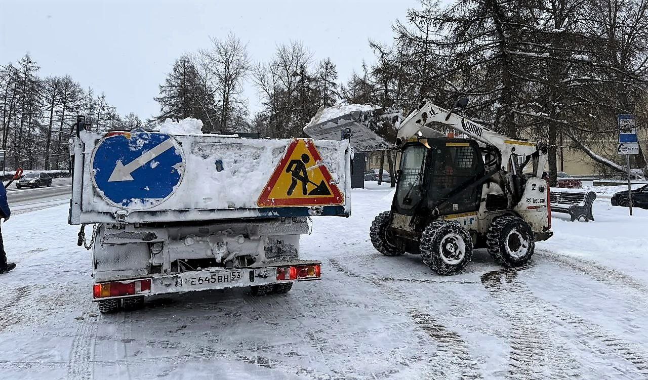 Александр Розбаум: Уважаемые Новгородцы!. Снегопад продолжается МКУ «Городское хозяйство», МАУ «Парки Великого Новгорода» и подрядная организация «Солид» в круглосуточном режиме ведут работы по уборке города С утра проехал... Александр Розбаум: Уважаемые Новгородцы!. Снегопад продолжается МКУ «Городское хозяйство», МАУ «Парки Великого Новгорода» и подрядная организация «Солид» в круглосуточном режиме ведут работы по уборке города С утра проехал...