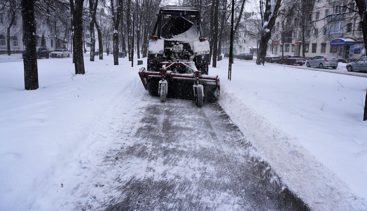 Александр Розбаум: Уважаемые Новгородцы!. Снегопад продолжается МКУ «Городское хозяйство», МАУ «Парки Великого Новгорода» и подрядная организация «Солид» в круглосуточном режиме ведут работы по уборке города С утра проехал... Александр Розбаум: Уважаемые Новгородцы!. Снегопад продолжается МКУ «Городское хозяйство», МАУ «Парки Великого Новгорода» и подрядная организация «Солид» в круглосуточном режиме ведут работы по уборке города С утра проехал...