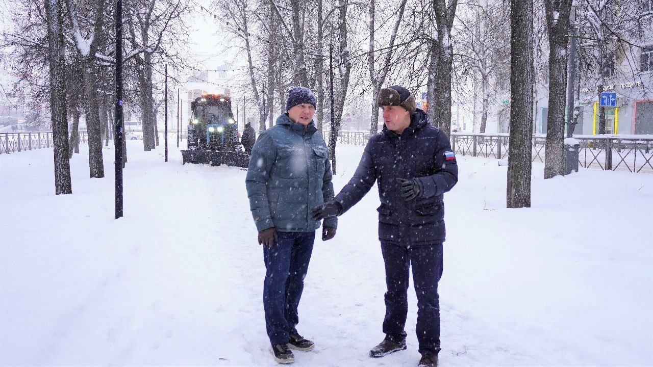 Александр Розбаум: Уважаемые Новгородцы!. Снегопад продолжается МКУ «Городское хозяйство», МАУ «Парки Великого Новгорода» и подрядная организация «Солид» в круглосуточном режиме ведут работы по уборке города С утра проехал... Александр Розбаум: Уважаемые Новгородцы!. Снегопад продолжается МКУ «Городское хозяйство», МАУ «Парки Великого Новгорода» и подрядная организация «Солид» в круглосуточном режиме ведут работы по уборке города С утра проехал...