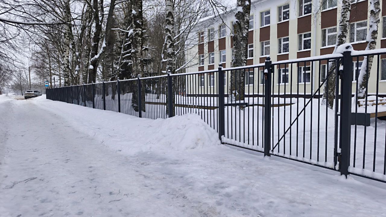 Александр Розбаум: Уважаемые Новгородцы!. Работаем, убираем, готовим наш город к рабочей учебной неделе Проехал по городу, проверил ход работ по очистке от снега подъездных путей к нашим школам и детским садам Наша задача —...