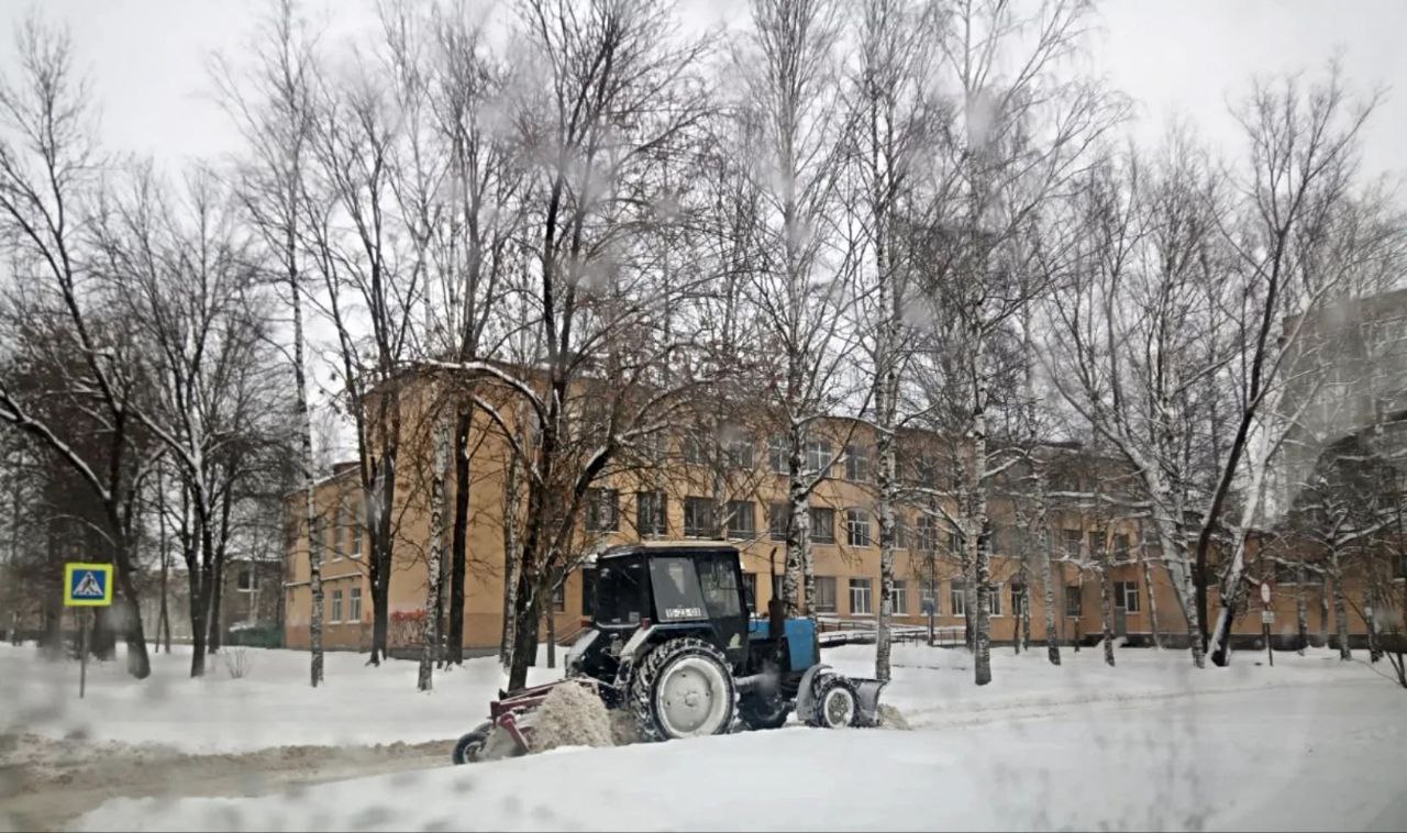 Александр Розбаум: Уважаемые Новгородцы!. Работаем, убираем, готовим наш город к рабочей учебной неделе Проехал по городу, проверил ход работ по очистке от снега подъездных путей к нашим школам и детским садам Наша задача —... Александр Розбаум: Уважаемые Новгородцы!. Работаем, убираем, готовим наш город к рабочей учебной неделе Проехал по городу, проверил ход работ по очистке от снега подъездных путей к нашим школам и детским садам Наша задача —...