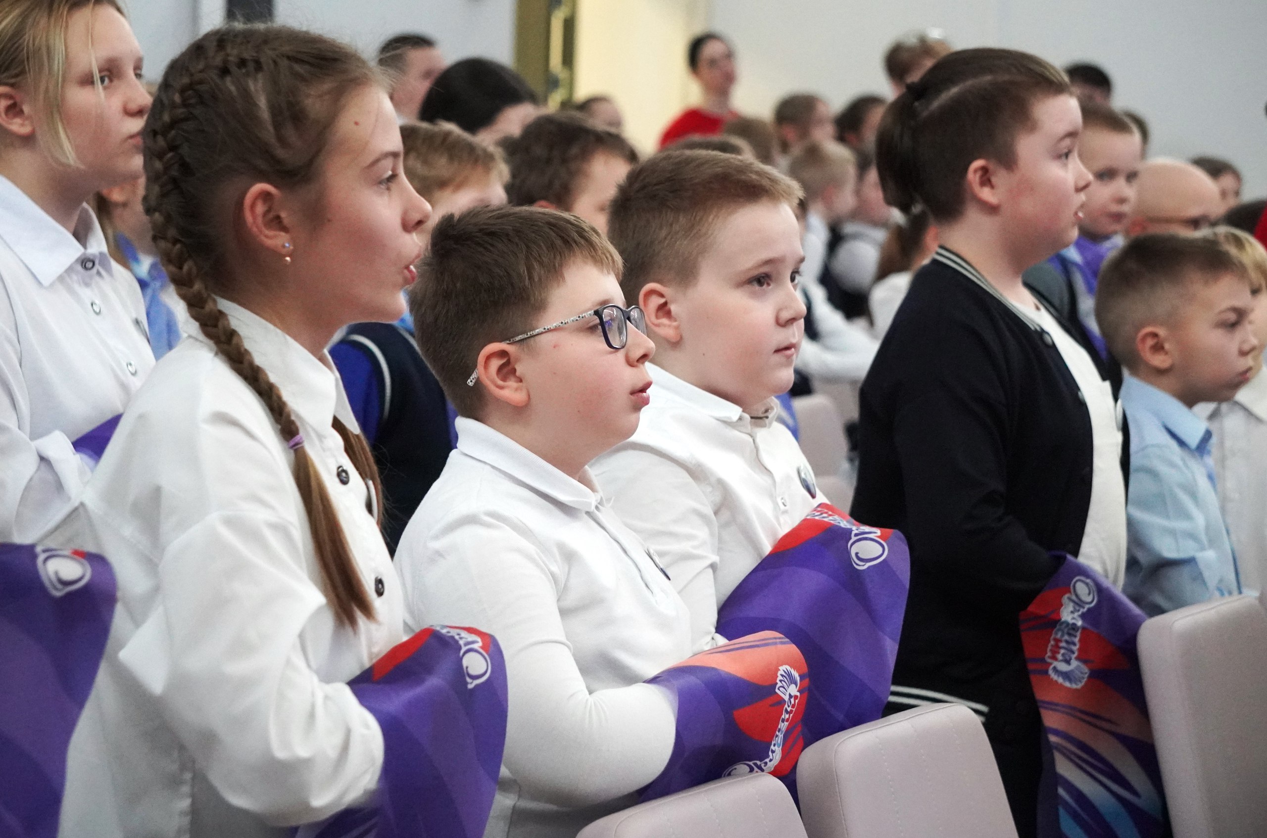 В обновлённой школе №33 прошла торжественная церемония посвящения в «Орлята России»