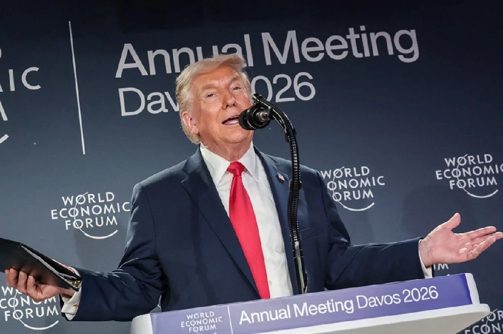 Объявил себя диктатором. Трамп угрожал Европе, чтобы ему дали Гренландию