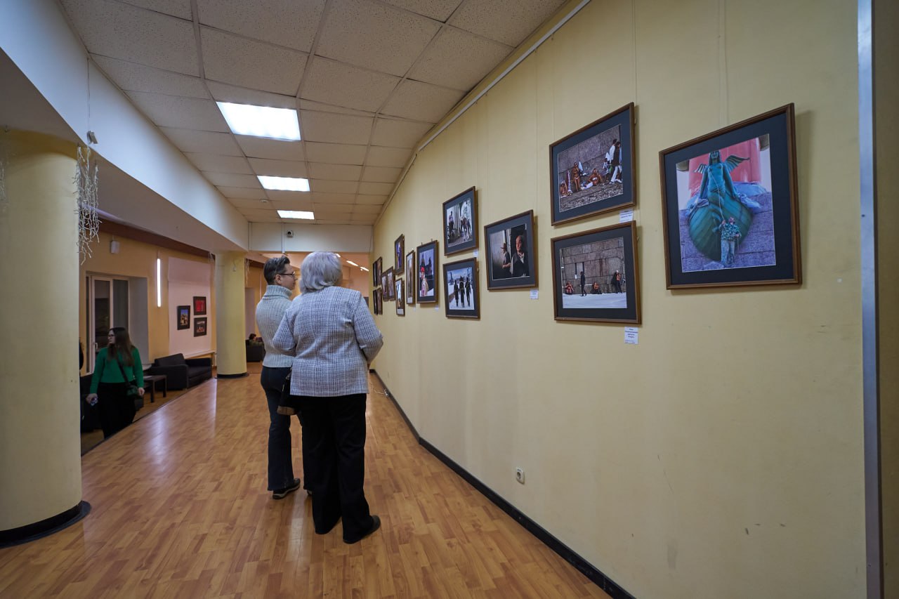В Великом Новгороде первая выставочная волна года открылась пятью экспозициями В Великом Новгороде первая выставочная волна года открылась пятью экспозициями