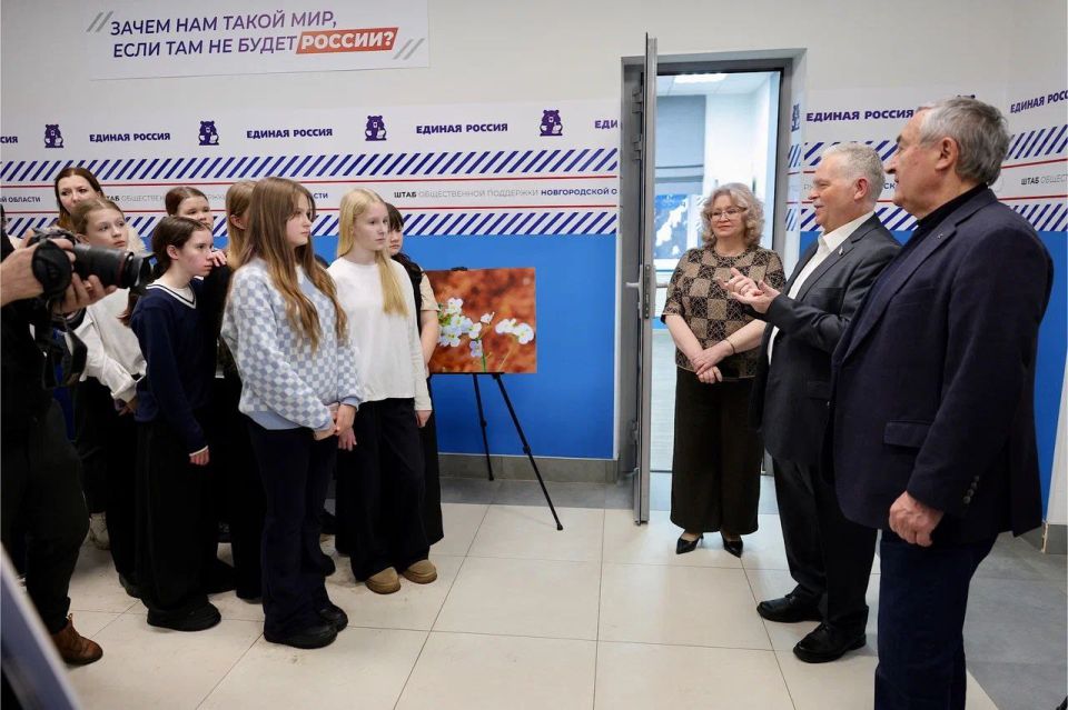 Первая в этом году выставка фоторабот депутата Анатолия Федотова открылась в Штабе общественной поддержки "Единой России"