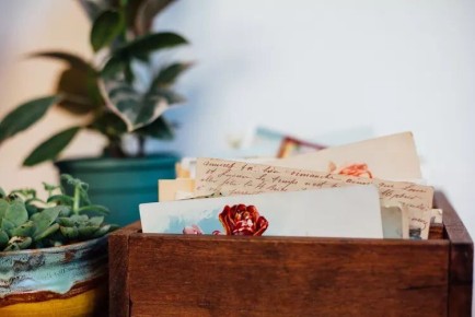 Что нельзя выбрасывать при расхламлении: 8 важных вещей