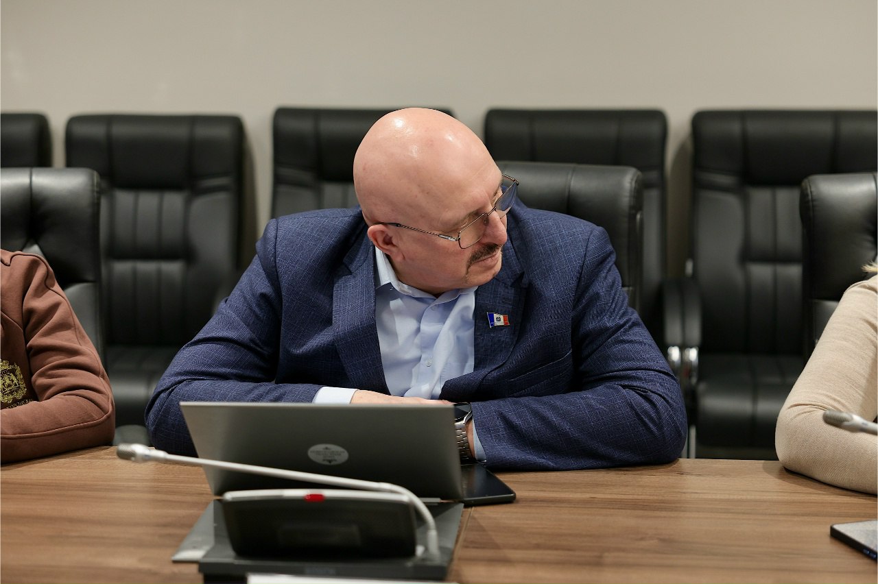 Члены профильного комитета единогласно поддержали проект областного закона «О Стратегии социально-экономического развития Новгородской области до 2031 года» Члены профильного комитета единогласно поддержали проект областного закона «О Стратегии социально-экономического развития Новгородской области до 2031 года»