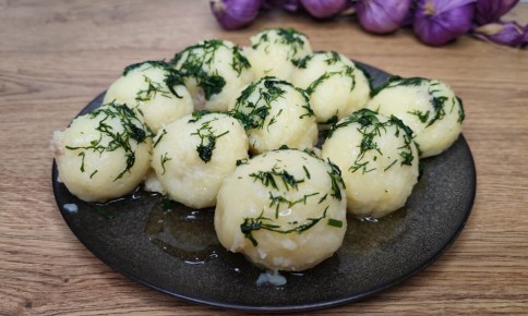 Картофельные шарики с фаршем по простому немецкому вкусу