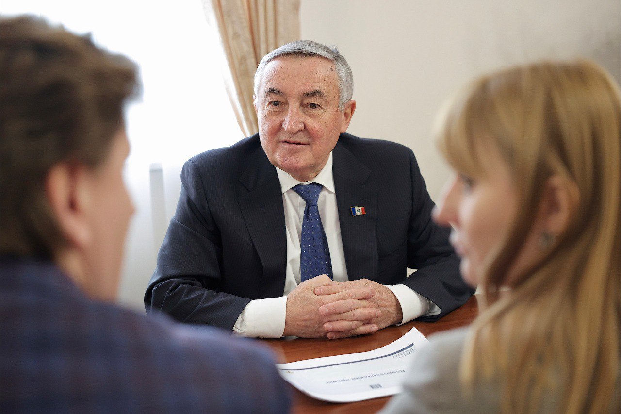 Председатель Новгородской областной Думы Юрий Бобрышев и депутат Государственной Думы Светлана Журова обсудили реализацию перспективных для региона проектов Председатель Новгородской областной Думы Юрий Бобрышев и депутат Государственной Думы Светлана Журова обсудили реализацию перспективных для региона проектов