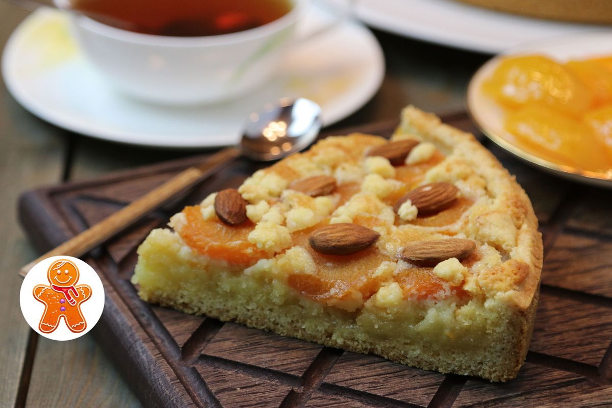 Немецкий пирог с абрикосами и миндалем