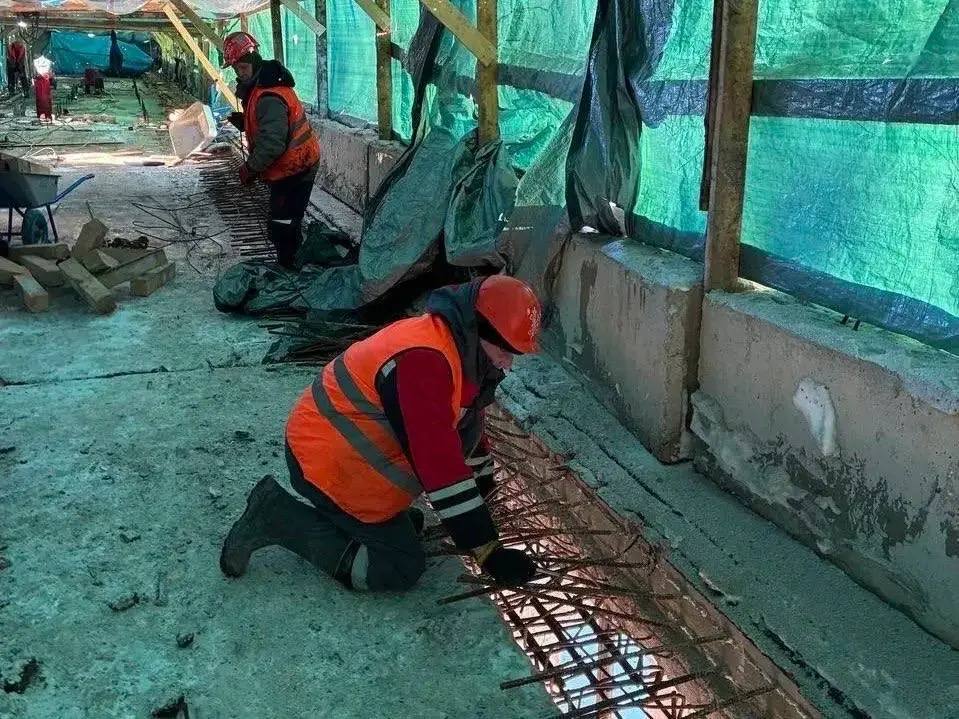 В Окуловском округе продолжается ремонт железобетонного моста через реку Перетна В Окуловском округе продолжается ремонт железобетонного моста через реку Перетна