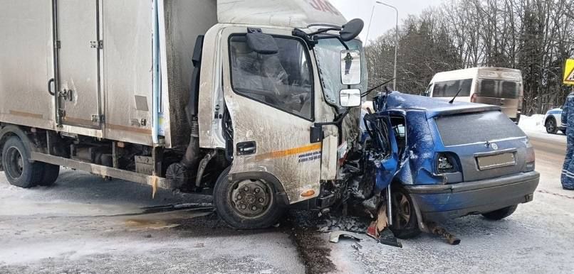 02 февраля 2026 года на территории Новгородской области зарегистрировано 2 дорожно-транспортных происшествия, в которых 1 человек погиб и 1 получил телесные повреждения: