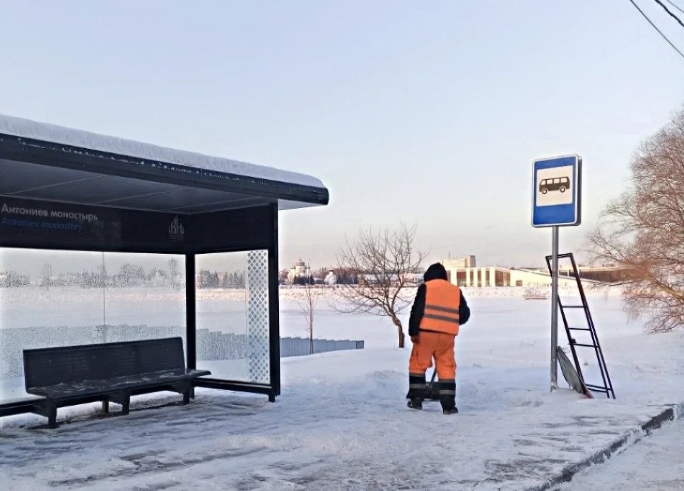 Коммунальные службы продолжают работы по зимней уборке в круглосуточном режиме Коммунальные службы продолжают работы по зимней уборке в круглосуточном режиме