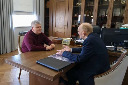 Губернатор Александр Дронов встретился с зампредом Общественного совета при УМВД Фёдором Кудриным