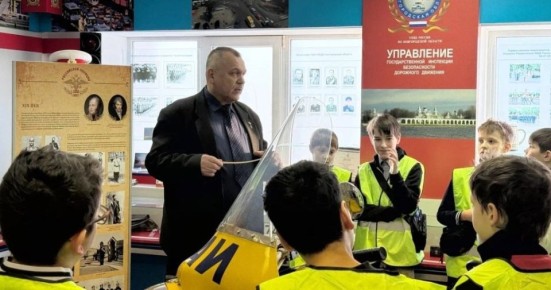 � ���������� 90-����� �� ��� ����������� ������ ���������������� ��� ������ � ������ �������� ������� ������������ ���������������� �� ���������� ������ �������� ������� � ������, ������������ �� ������������, ����������� �...