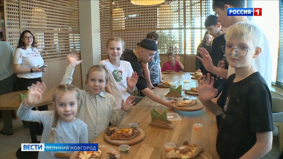 Юные подопечные комитета семей воинов Отечества попробовали себя в роли поваров