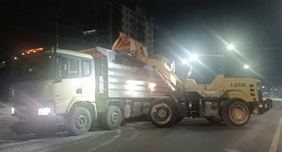 Александр Розбаум: Уважаемые Новгородцы!. Продолжаем работать по уборке города в круглосуточном режиме