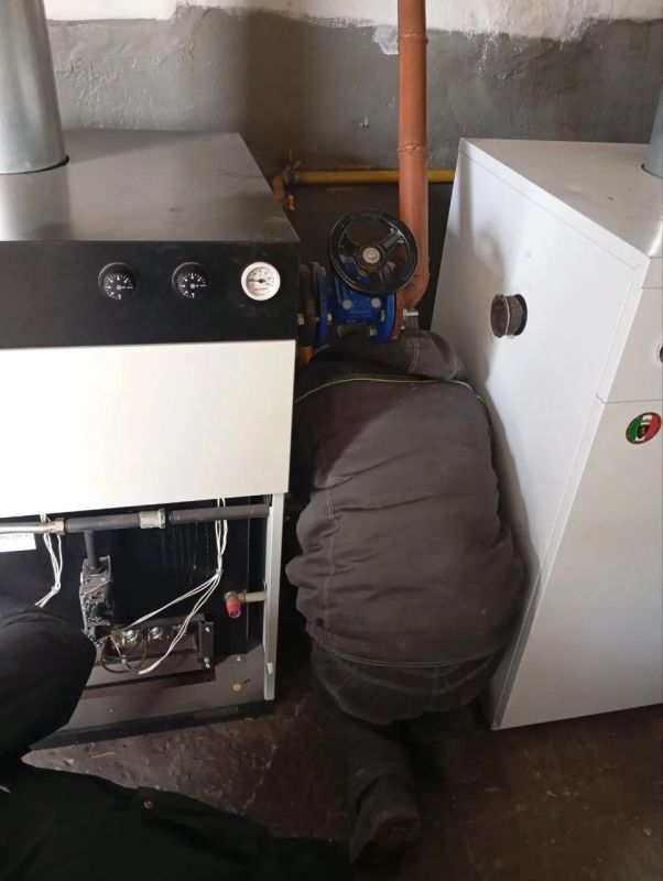 Новгородская бригада устранила аварию на системе отопления в Каменке-Днепровской