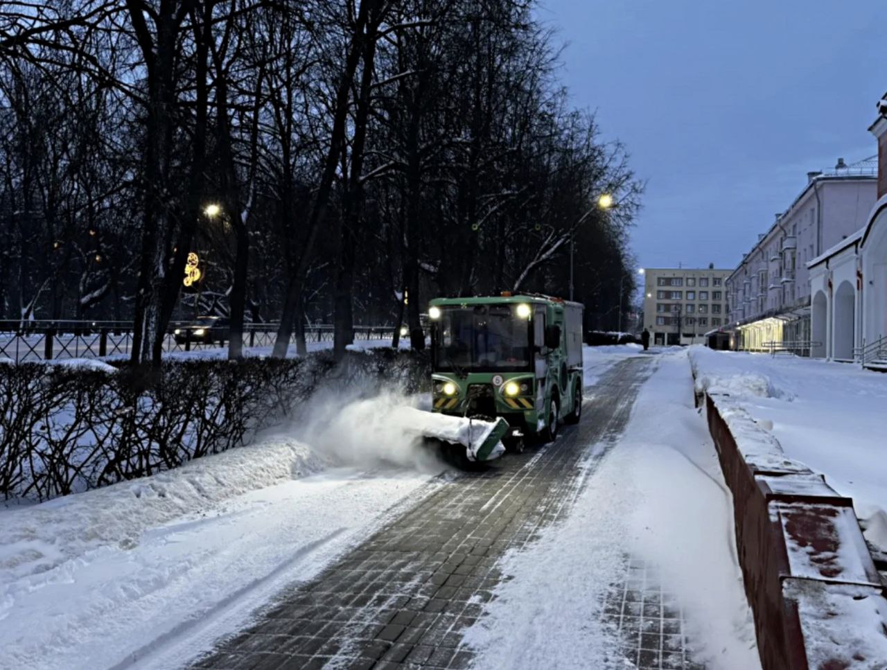 Александр Розбаум: Уважаемые Новгородцы!. В связи с ухудшением погодных условий и ночным снегопадом, коммунальные службы города приведены в повышенную готовность Александр Розбаум: Уважаемые Новгородцы!. В связи с ухудшением погодных условий и ночным снегопадом, коммунальные службы города приведены в повышенную готовность