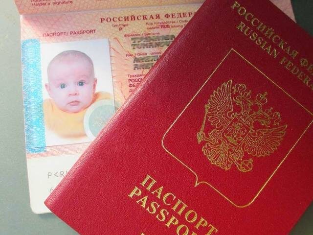 Новые правила для путешествий с детьми: заграничный паспорт теперь обязательный
