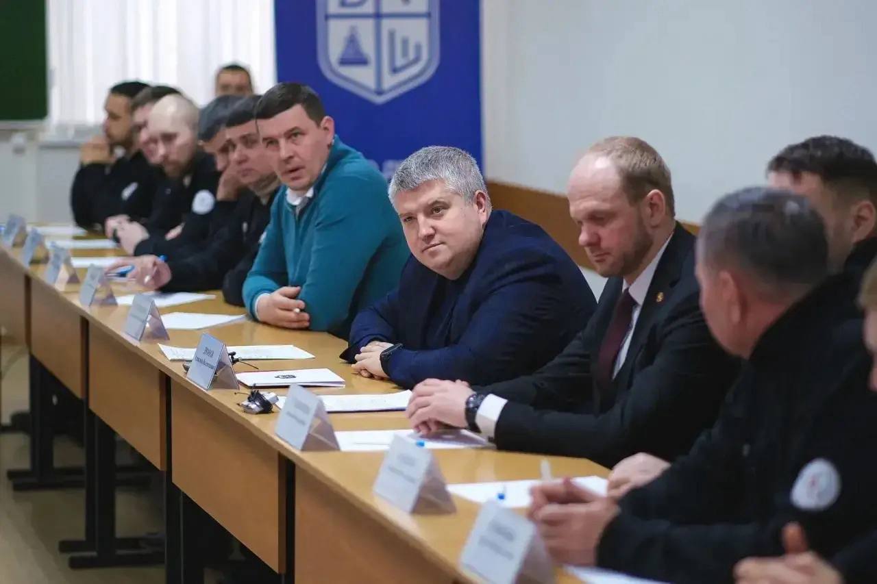 Александр Дронов встретился с участниками проекта «СВОи Герои 53»