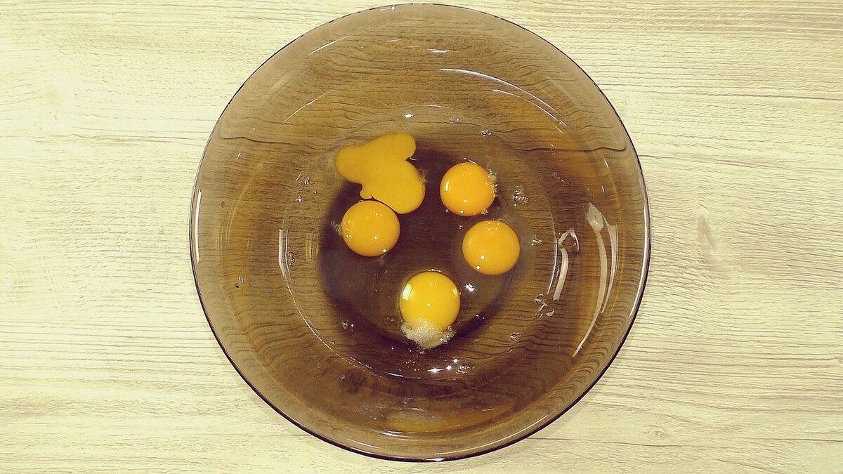 Невероятные блины с зеленью и помидорами — идеальный завтрак, которому невозможно устоять!