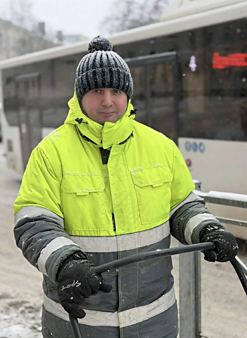 Александр Розбаум: Уважаемые Земляки!. По прогнозам синоптиков, на предстоящих выходных снова ожидается снег, а это значит, что наши коммунальные службы будут работать в усиленном режиме Александр Розбаум: Уважаемые Земляки!. По прогнозам синоптиков, на предстоящих выходных снова ожидается снег, а это значит, что наши коммунальные службы будут работать в усиленном режиме