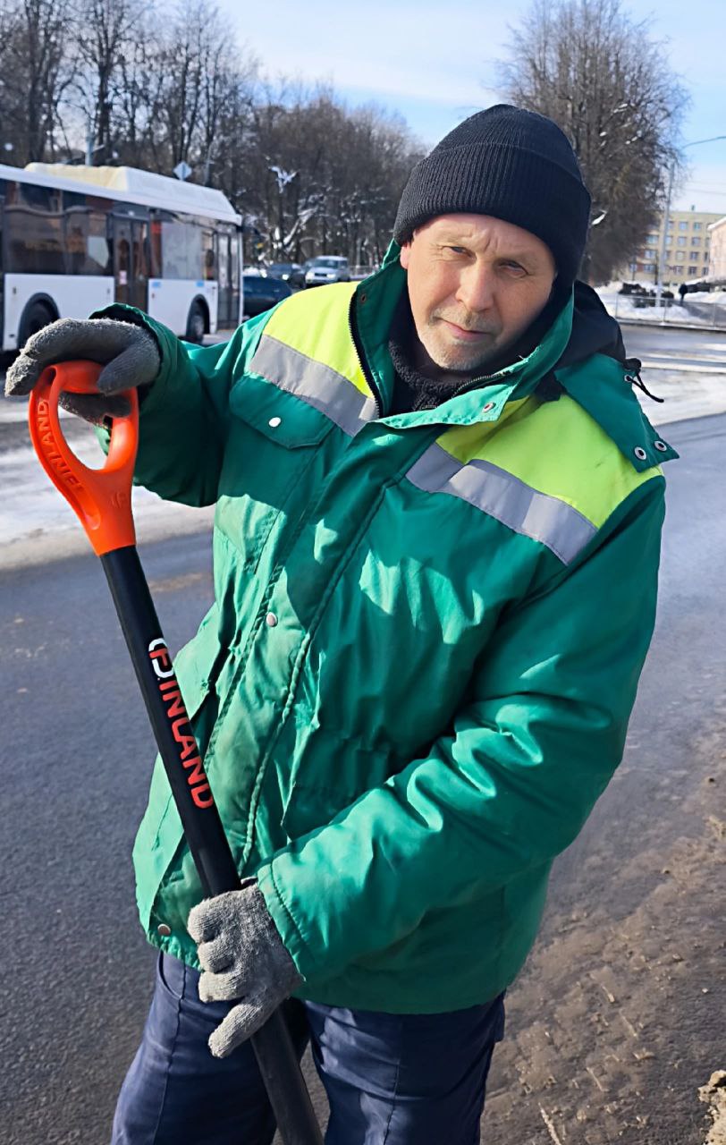 Александр Розбаум: Уважаемые Земляки!. По прогнозам синоптиков, на предстоящих выходных снова ожидается снег, а это значит, что наши коммунальные службы будут работать в усиленном режиме Александр Розбаум: Уважаемые Земляки!. По прогнозам синоптиков, на предстоящих выходных снова ожидается снег, а это значит, что наши коммунальные службы будут работать в усиленном режиме