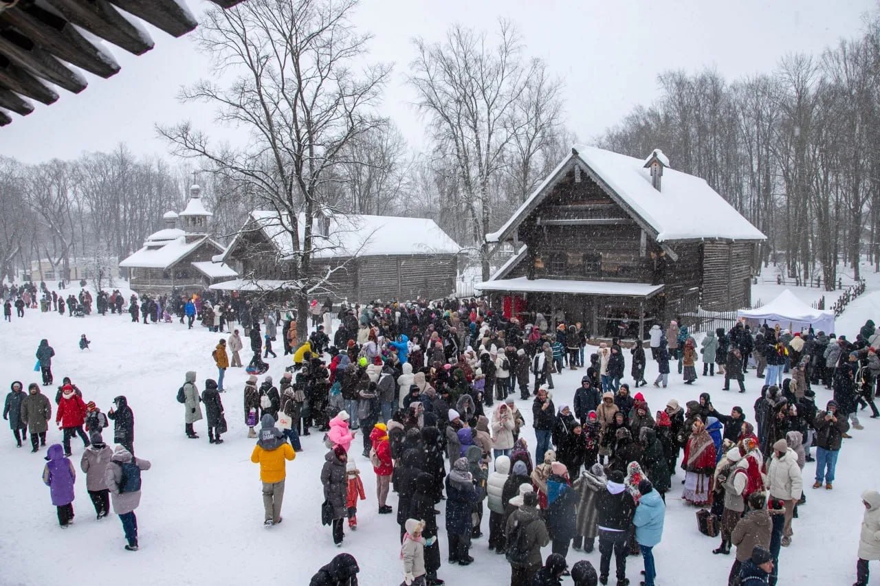 Новгородцы ярко отпраздновали широкую Масленицу Новгородцы ярко отпраздновали широкую Масленицу