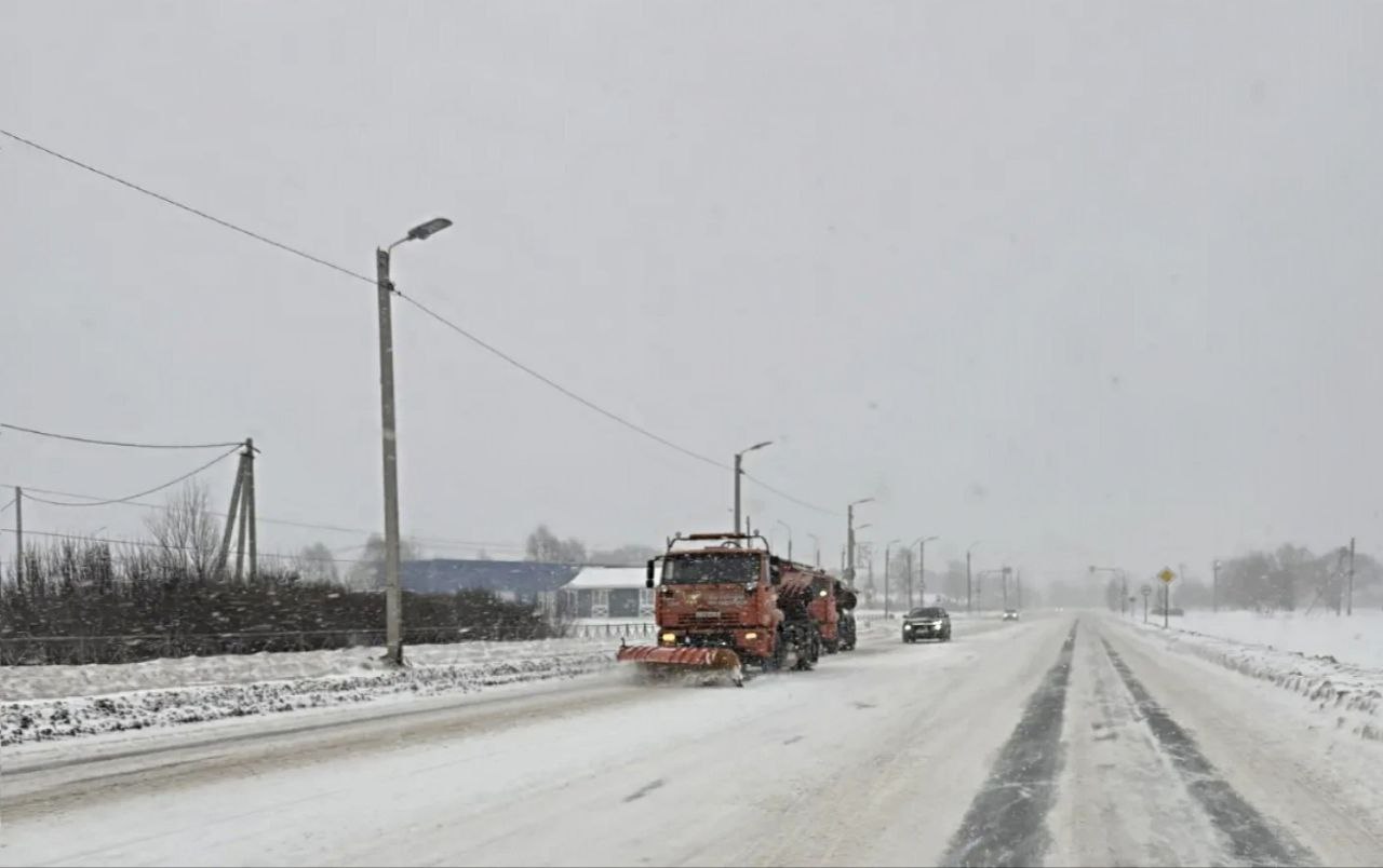 Александр Розбаум: Уважаемые Новгородцы!. В условиях непрекращающегося снегопада специалисты МКУ "Городское хозяйство", МАУ "Парки Великого Новгорода" и подрядной организации "Солид" в постоянном режиме ведут работы по... Александр Розбаум: Уважаемые Новгородцы!. В условиях непрекращающегося снегопада специалисты МКУ "Городское хозяйство", МАУ "Парки Великого Новгорода" и подрядной организации "Солид" в постоянном режиме ведут работы по...