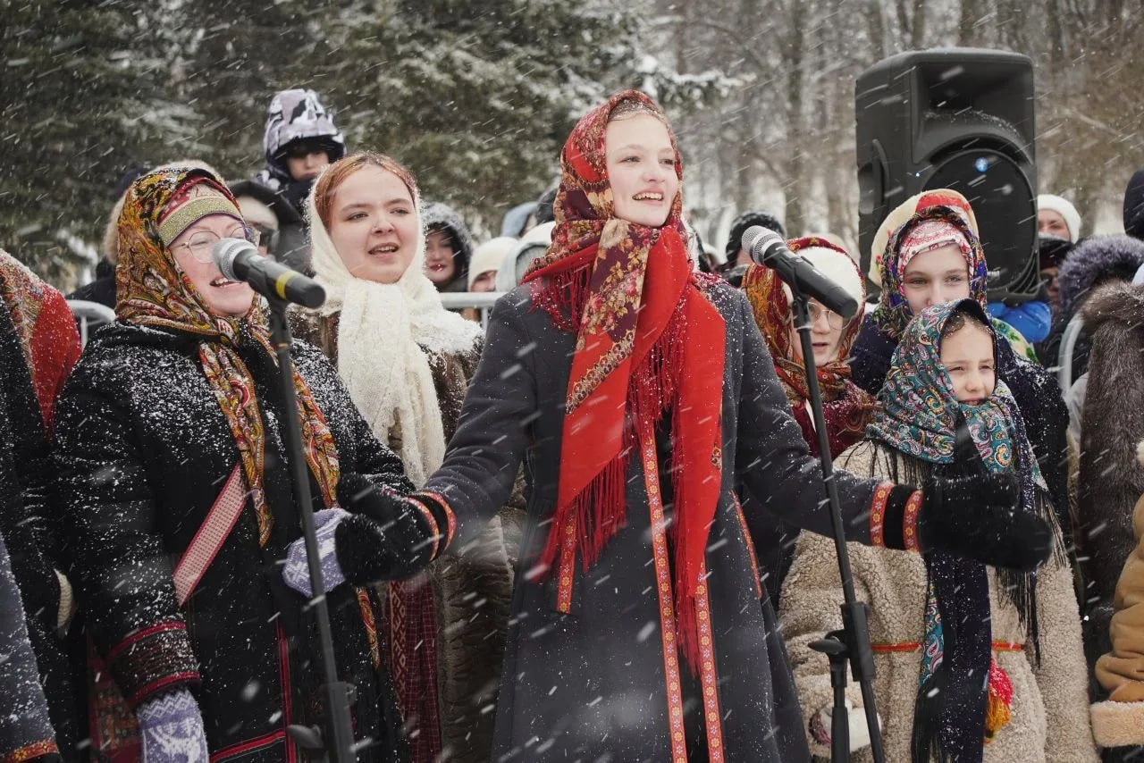 Новгородцы ярко отпраздновали широкую Масленицу Новгородцы ярко отпраздновали широкую Масленицу
