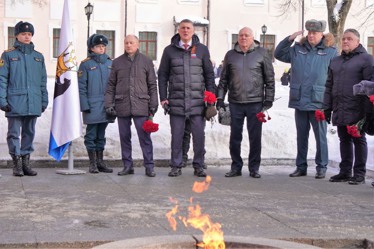 Александр Розбаум: Уважаемые Новгородцы!. Сегодня в День защитника Отечества у мемориала "Вечный огонь Славы" мы все Вместе провели торжественный митинг, отдав дань уважения всем, кто защищал и защищает наше Отечество, всем...