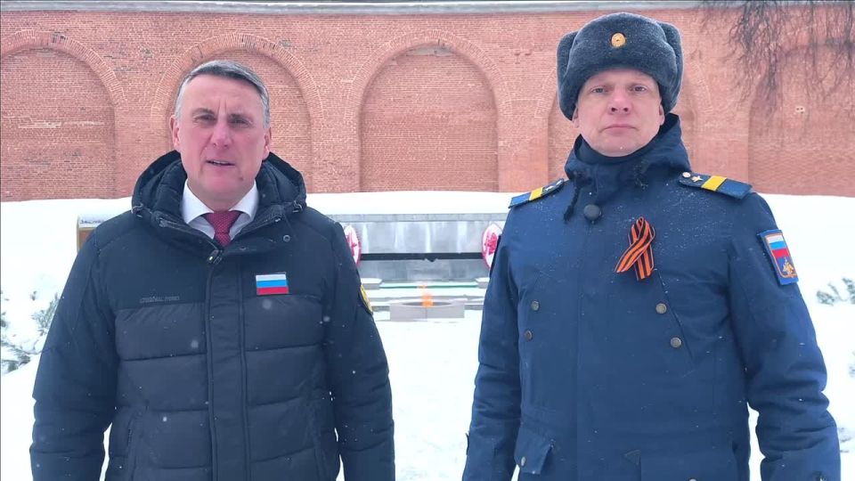 Мэр Великого Новгорода Александр Розбаум поздравил новгородцев с 23 февраля вместе с участником программы «СВОи Герои 53» Дмитрием Кузьмичевым