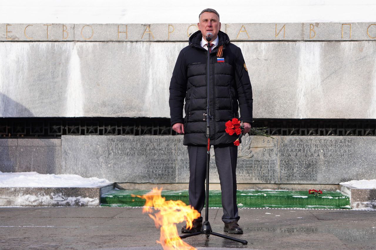 Александр Розбаум: Уважаемые Новгородцы!. Сегодня в День защитника Отечества у мемориала "Вечный огонь Славы" мы все Вместе провели торжественный митинг, отдав дань уважения всем, кто защищал и защищает наше Отечество, всем... Александр Розбаум: Уважаемые Новгородцы!. Сегодня в День защитника Отечества у мемориала "Вечный огонь Славы" мы все Вместе провели торжественный митинг, отдав дань уважения всем, кто защищал и защищает наше Отечество, всем...