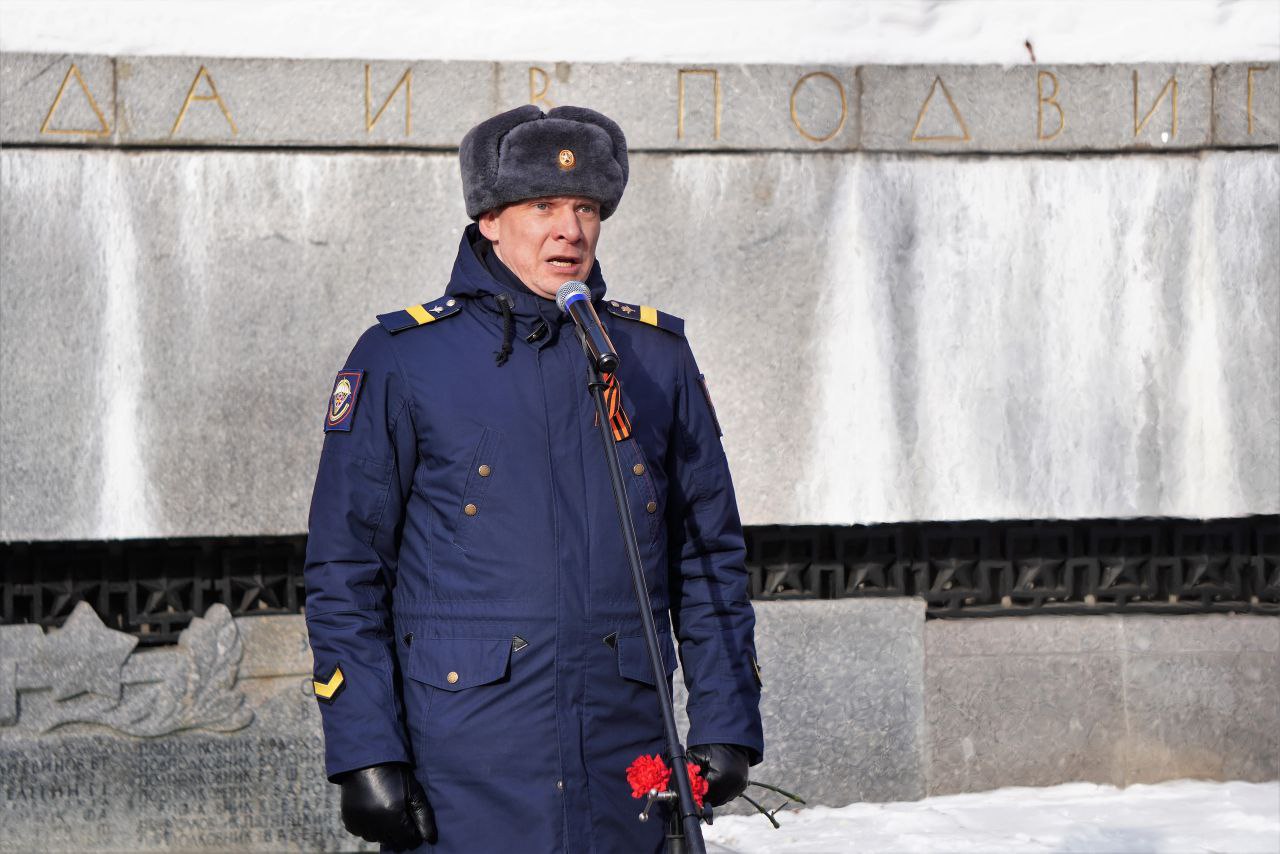 Александр Розбаум: Уважаемые Новгородцы!. Сегодня в День защитника Отечества у мемориала "Вечный огонь Славы" мы все Вместе провели торжественный митинг, отдав дань уважения всем, кто защищал и защищает наше Отечество, всем... Александр Розбаум: Уважаемые Новгородцы!. Сегодня в День защитника Отечества у мемориала "Вечный огонь Славы" мы все Вместе провели торжественный митинг, отдав дань уважения всем, кто защищал и защищает наше Отечество, всем...