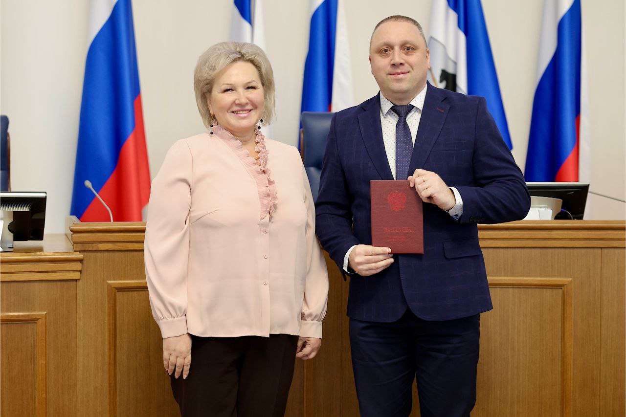 Юрий Бобрышев поздравил выпускников РАНХиГС с вручением дипломов магистров Юрий Бобрышев поздравил выпускников РАНХиГС с вручением дипломов магистров