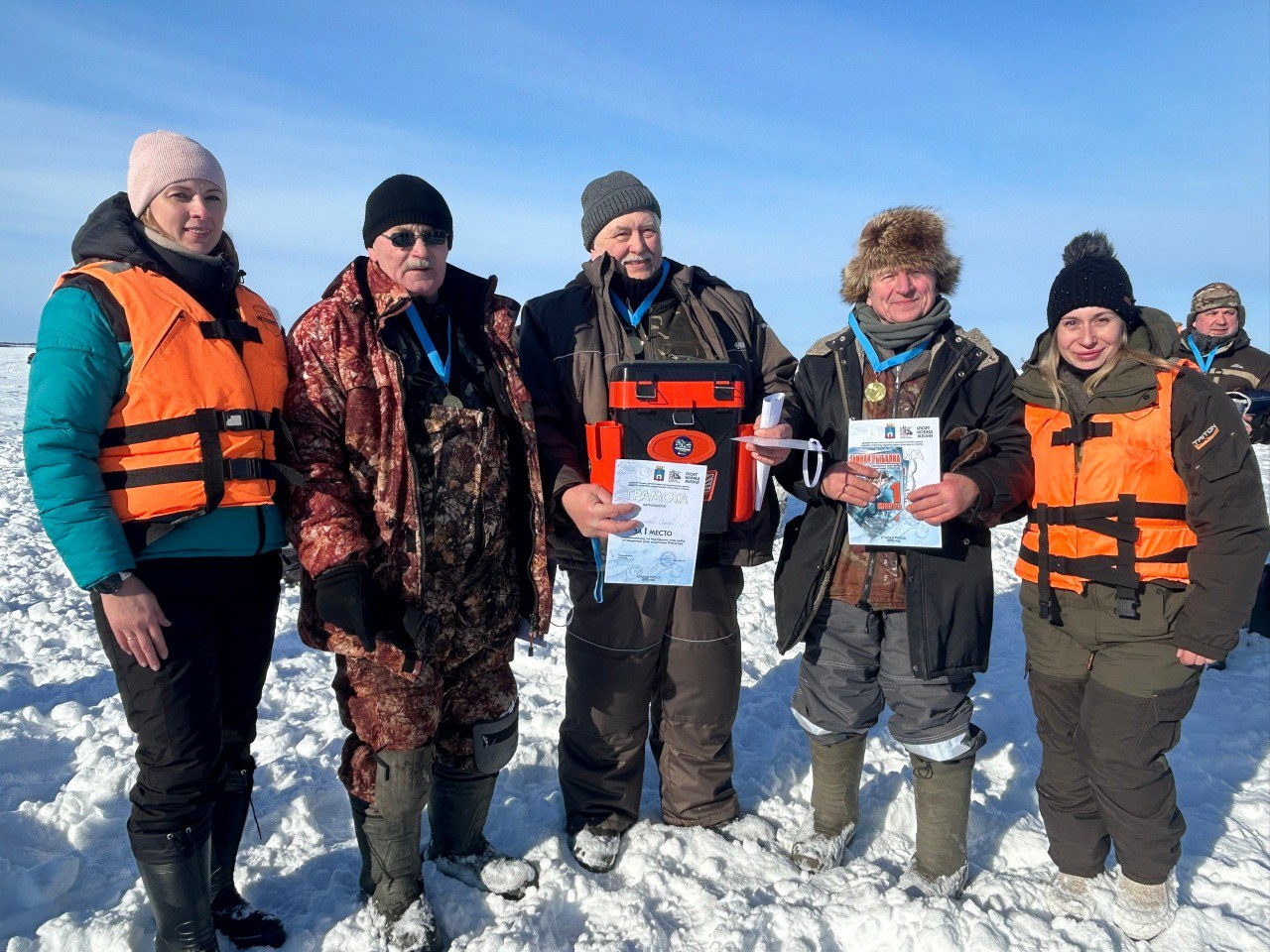 Полсотни жителей Старорусского округа состязались в зимней рыбалке Полсотни жителей Старорусского округа состязались в зимней рыбалке