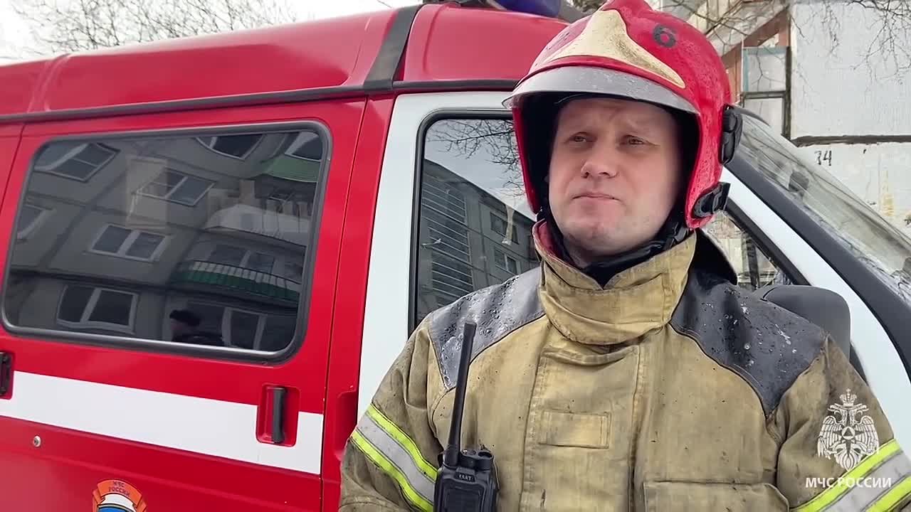 Огнеборцы спасли двоих человек на пожаре в Великом Новгороде