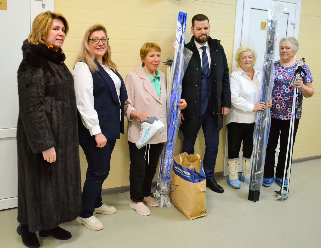 В Шимске получили спортивный подарок от Александра Дронова