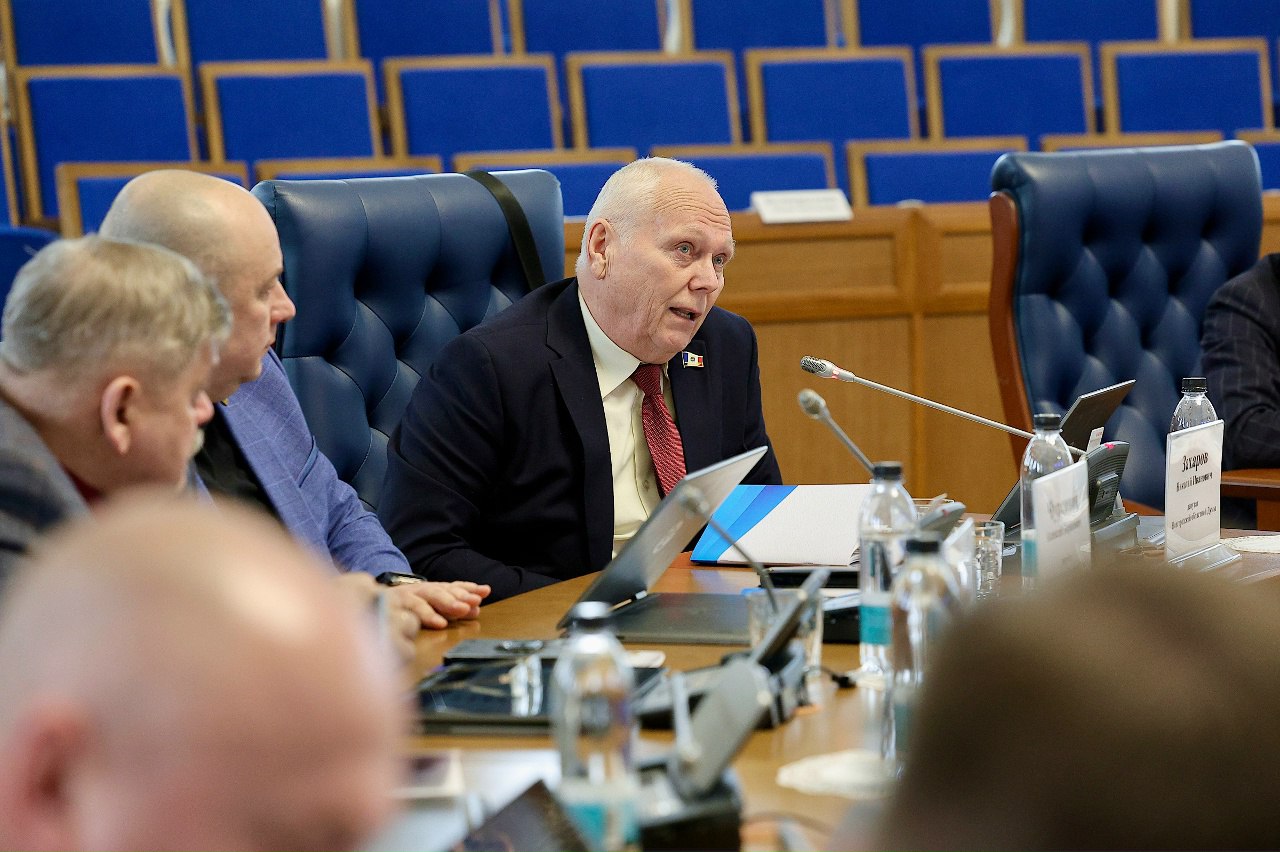 На необходимость привлечения инвестиций в отдалённые и малонаселённые округа региона депутаты обратили внимание профильного министерства На необходимость привлечения инвестиций в отдалённые и малонаселённые округа региона депутаты обратили внимание профильного министерства