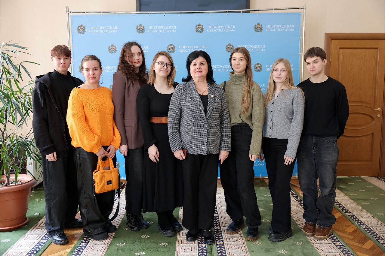 Второкурсники НовГУ посетили областную Думу Второкурсники НовГУ посетили областную Думу